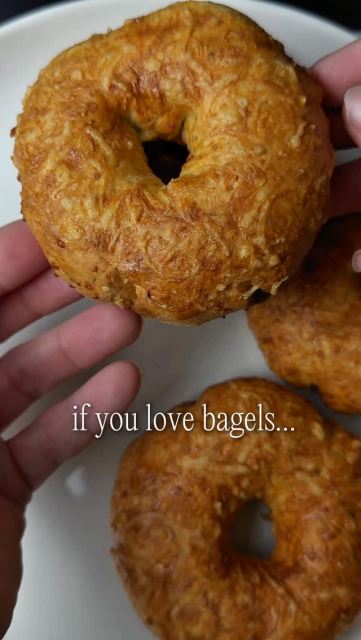 Your bagel, but better 🤍
17g protein and actually tastes like a real bagel

If you’ve been trying to eat higher protein but still want foods you enjoy, this is one of the easiest swaps. These come out soft inside, slightly crispy outside and way more balanced than store bought bagels.

Made with simple ingredients, gluten free and easy to prep ahead so you have something quick for breakfast or lunch that actually keeps you full.

Recipe link in bio

#asiago #proteinpacked #easyrecipe #bagels #easterbrunch