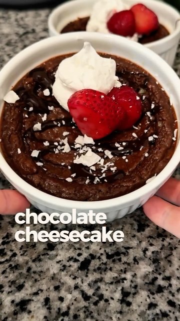 Chocolate cheesecake that actually helps you hit your protein goal. 🍫🤎

Most desserts leave you hungry an hour later. This one gives you the rich, creamy texture of cheesecake with simple ingredients and protein to help keep you satisfied.

✨ High protein ✨No refined sugar ✨Made with real food ingredient ✨Delicious

Recipe (makes 2)

• 1 cup cottage cheese
• 2–3 tbsp Greek yogurt
• 1 egg
• 2 tbsp cocoa powder
• 2 tbsp pure maple syrup 
• 1/2 tsp vanilla extract
• 1 tsp cornstarch or arrowroot powder
• Optional: 1 scoop protein powder

Preheat oven to 325°F.
Blend all ingredients until completely smooth.
Pour into greased ramekins.
Bake for 30-35 minutes until the edges are set and the center has a slight jiggle.

Cool completely, then refrigerate for at least 1 hour before serving.

Top with melted dark chocolate, fresh berries, whipped cream or coconut flakes.

Creamy, chocolatey and packed with protein. The kind of dessert that fits your goals without feeling like a compromise.

Save this recipe for your next chocolate craving. 🤍

#desserts #proteinpacked #easyrecipe #chocolate #cheesecake