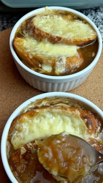 French Onion Soup 🧅
Cozy, rich and loaded with deeply caramelized onions, melty Gruyère and toasted baguette. This is one of those recipes that tastes like it took all day, but it’s actually so simple.
I made everything right in my Magnifique Claypot Multicooker, from caramelizing the onions to simmering the broth. I love being able to sauté and slow cook in the same pot, plus it’s made with kaolin clay without PFAS or chemical nonstick coatings.
Ingredients
4 large yellow onions, thinly sliced
2 tbsp grass-fed butter
1 tbsp olive oil
2 garlic cloves, minced
1 tsp thyme
1 bay leaf
1 tbsp flour, optional
1/2 cup dry white wine
6 cups beef broth
Salt + pepper to taste
1 baguette, sliced
1–2 cups shredded Gruyère
Add the butter and olive oil to your pot, then add the sliced onions. Cook on sauté for about 30 minutes, stirring occasionally, until soft and deeply golden.
Add the garlic, thyme and bay leaf and cook for another minute. If using flour, sprinkle it over the onions and stir.
Pour in the wine and scrape up all those browned bits from the bottom. Add the broth, season with salt and pepper and simmer for 30–40 minutes.
Toast your baguette slices until lightly crisp. Ladle the soup into oven-safe bowls, top with toasted baguette and plenty of Gruyère, then broil for 2–4 minutes until bubbly and golden.
#frenchonionsoup #easyrecipes #healthyrecipes #onepotmeal #soupseason