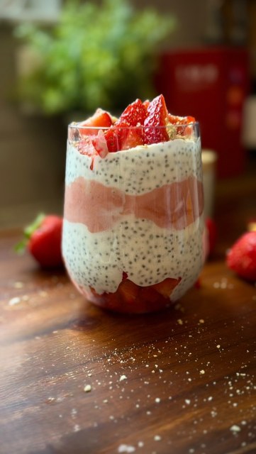 🍓 Strawberry Cheesecake Protein Chia Pudding

I’ve been really focused on supporting my gut health lately, and this recipe has everything I want in a breakfast. Protein, fiber and simple ingredients, but it tastes like strawberry cheesecake.

I used my Açaí + Mixed Berries @im8health to make the creamy berry layer, then layered it with fresh strawberries and cheesecake protein chia. 🍓

Makes 2 servings

Cheesecake Chia Base
1 cup cottage cheese
1 scoop vanilla protein powder
1–2 tbsp plain Greek yogurt
1 tbsp pure maple syrup
1/2 tsp vanilla extract
Small squeeze fresh lemon juice
3 tbsp chia seeds

Blend the cottage cheese, protein powder, Greek yogurt, maple syrup, vanilla and lemon juice until completely smooth and creamy. Stir in the chia seeds.

Let sit for 5 minutes, stir again and refrigerate for at least 3 hours or overnight.

Creamy IM8 Berry Layer
For each serving
1 sachet IM8 Daily Ultimate Essentials, Açaí + Mixed Berries
1-2 tsp  cold water/milk, or just enough to dissolve
2–3 tbsp plain Greek yogurt
Optional maple syrup or sweetener of choice, to taste

Instructions
Mix the IM8 with  cold water/milk until smooth and concentrated. Fold in the Greek yogurt until thick and creamy. Taste and sweeten if desired.

Add chopped strawberries to the bottom of your glass. Spoon in a layer of cheesecake chia, followed by the creamy IM8 berry layer and another layer of chia.

Finish with fresh strawberries and a sprinkle of crushed graham cracker.

Save this one for your next breakfast prep. 🍓

#easyrecipes #chiapudding #cheesecake #healthyrecipes #proteinpacked
