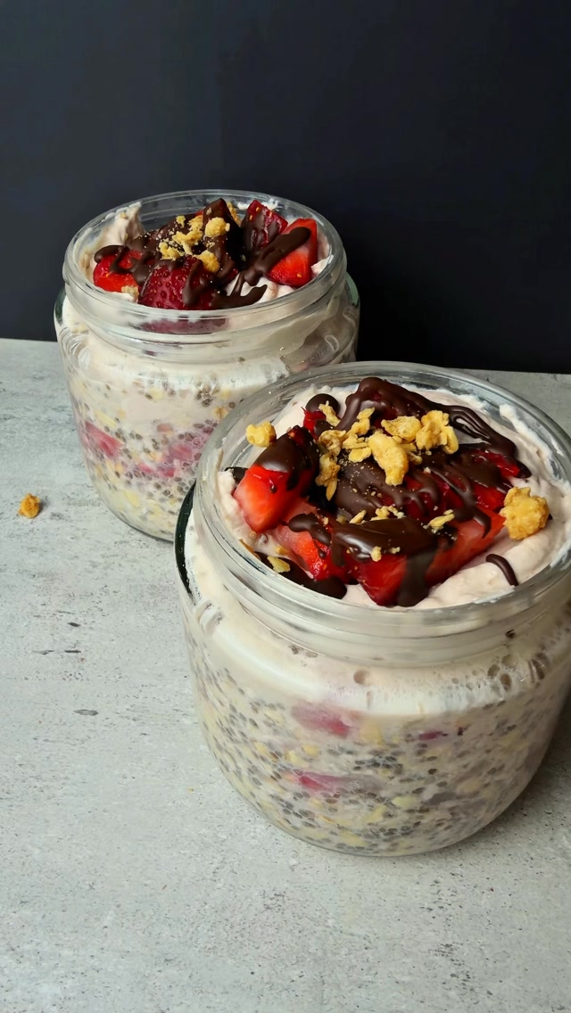 Chocolate-covered strawberries, but make it breakfast 🍓🍫

These Strawberry Chocolate Overnight Oats have that classic chocolate + strawberry combo in a creamy, fiber-packed breakfast you can prep the night before.

Sweet strawberry oats topped with a thick chocolate yogurt layer. Easy, filling and honestly feels more like dessert than breakfast.

Strawberry Overnight Oats

Oat Layer
• 1/2 cup unsweetened almond milk
• 1/2 cup sprouted oats
• 1 tbsp chia seeds
• 2–3 tbsp mashed strawberries
• 1/2 tbsp pure maple syrup or sweetener of choice
• 1/2 tsp vanilla extract

Chocolate Yogurt Layer
• 1/4 cup Greek yogurt
• 1 tbsp sugar-free chocolate pudding mix (I use Simply Desserts)
• Splash of almond milk
• Maple syrup or sweetener to taste, optional

Directions

1. Mix all of the strawberry oat ingredients together in a jar or container.
2. Cover and refrigerate overnight or at least 3–4 hours.
3. Stir together the Greek yogurt, chocolate pudding mix and a splash of almond milk until thick and creamy.
4. Spoon the chocolate layer over the chilled oats.

Top with fresh strawberries, a little dark chocolate drizzle or granola for crunch. 🍓

Perfect for an easy meal-prep breakfast when you want something sweet that still has fiber and keeps you satisfied.

Save this one for breakfast this week 🤍

#overnightoats #chcolate #healthyfood #easyrecipes #healthyrecipes