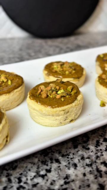High protein pistachio cheesecake 💚
Creamy, baked, no crust and actually satisfying.

About 115 calories and 11g protein in each little cheesecake, made with cottage cheese, Greek yogurt and a little pistachio butter for that rich flavor without feeling heavy.

Easy to prep, good for snacks or a lighter dessert. Recipe below 👇

Makes 6 minis
For the Cheesecake
• 1 cup cottage cheese
• 1/4 cup Greek yogurt
• 1 large egg
• 2 tbsp maple syrup or sweetener of choice
• 1 serving protein powder (I use Naked Nutrition Vanilla Whey Iso-link in bio) 
• 1 tsp vanilla extract
• 1 tsp arrowroot powder (or cornstarch)
• 1 tbsp pistachio butter
• Pinch of salt

For the Topping
• 1 tbsp pistachio butter (thin with a splash of milk if needed)
• 1/2 tsp chopped pistachios

Instructions
	1.Preheat oven to 325°F.
	2.Blend everything for the cheesecake until completely smooth.
	3.Pour into 6 greased silicone cups.
	4.Bake 20–25 minutes until edges are set and centers slightly jiggle.
	5.Cool, then refrigerate 1–2 hours (or overnight).
	6.Drizzle pistachio butter on top and finish with pistachio.

#proteinpacked #gutfriendly #easyrecipe #healthyeating #wellness