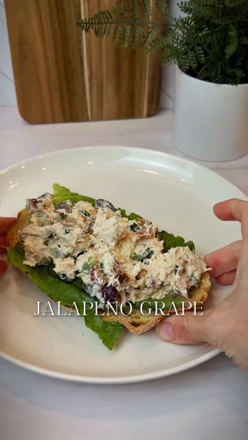 🤍This Jalapeño Grape Chicken Salad is fresh, flavorful and way more interesting than the classic version.

Perfect as a quick lunch, light dinner or a protein-packed snack. Try it on toasted sourdough, in lettuce wraps, or even over greens.

Visit the link in my bio for the full recipe.

#highprotein #chickensalad #healthyeating #easyrecipe #healthyrecipe