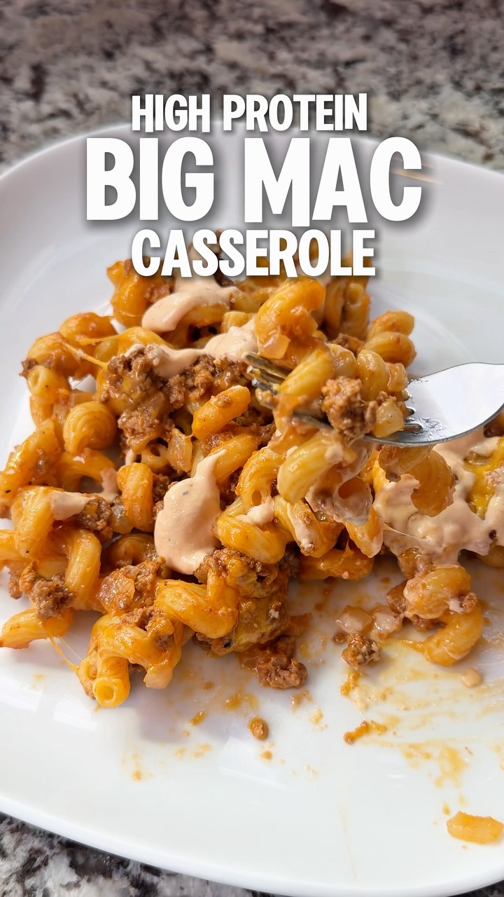 🍔 High Protein Big Mac Casserole
All the flavors of a classic Big Mac in an easy, high protein casserole. Made with lean ground beef, protein pasta, melty cheddar and a homemade burger sauce that’s creamy, tangy and so good.
Perfect for busy weeknights, meal prep or when you’re craving comfort food that still fits your goals.
Ingredients
14 oz @barillaus Protein pasta (I used Cellentani)
1 lb 95% lean ground beef
1 small yellow onion, diced
2 cloves garlic, minced
2 tbsp tomato paste
2 tbsp ketchup
1 tbsp yellow mustard
1 tbsp Worcestershire sauce
1/2 cup low-sodium beef broth
1 tsp onion powder
1/2 tsp garlic powder
1/2 tsp smoked paprika (optional)
Salt and pepper, to taste
1 1/2 cups shredded sharp cheddar cheese, divided
Big Mac Sauce
1/4 cup plain Greek yogurt
1 tbsp avocado mayo
1 tbsp yellow mustard
1 tbsp ketchup
2 tbsp dill relish
1 tsp pickle juice
1/4 tsp garlic powder
1/4 tsp onion powder
1/4 tsp paprika
Pinch of salt and black pepper
Directions
Cook the pasta until al dente.
Brown the ground beef and onion in a large skillet. Add the garlic and cook for 30 seconds.
Stir in the tomato paste, ketchup, mustard, Worcestershire, beef broth and seasonings. Simmer for 2-3 minutes.
Mix in 1 cup of the cheddar until melted, then stir in the cooked pasta.
Transfer to a baking dish, top with the remaining cheese and bake at 375°F for 15minutes, until hot and bubbly.
Whisk together the burger sauce ingredients while the casserole bakes. Drizzle over the top before serving and add extra dill relish if you love that classic Big Mac flavor.
Save this one for your next easy weeknight dinner!
#bigmac #proteinpacked #healthyfood #easydinner #easyrecipes